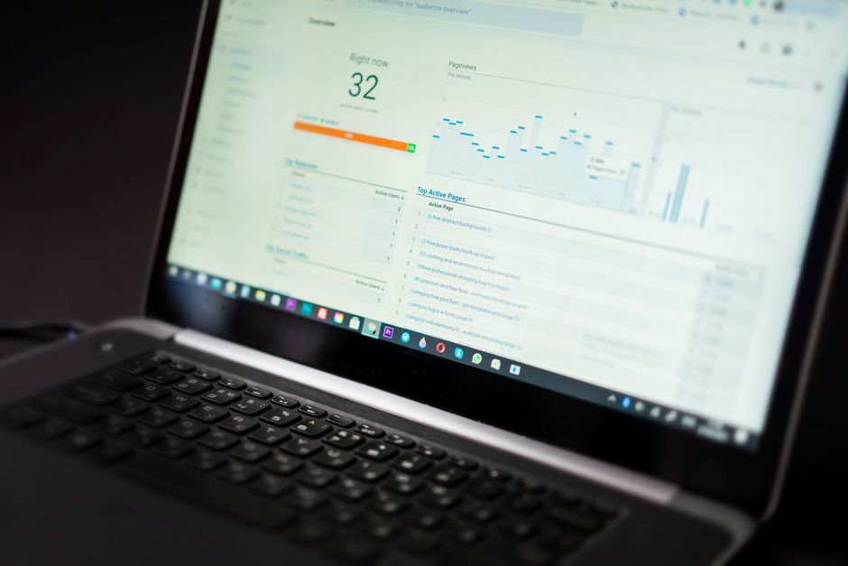 Auswertung von Kennzahlen im Rahmen von Online Marketing Kursen
